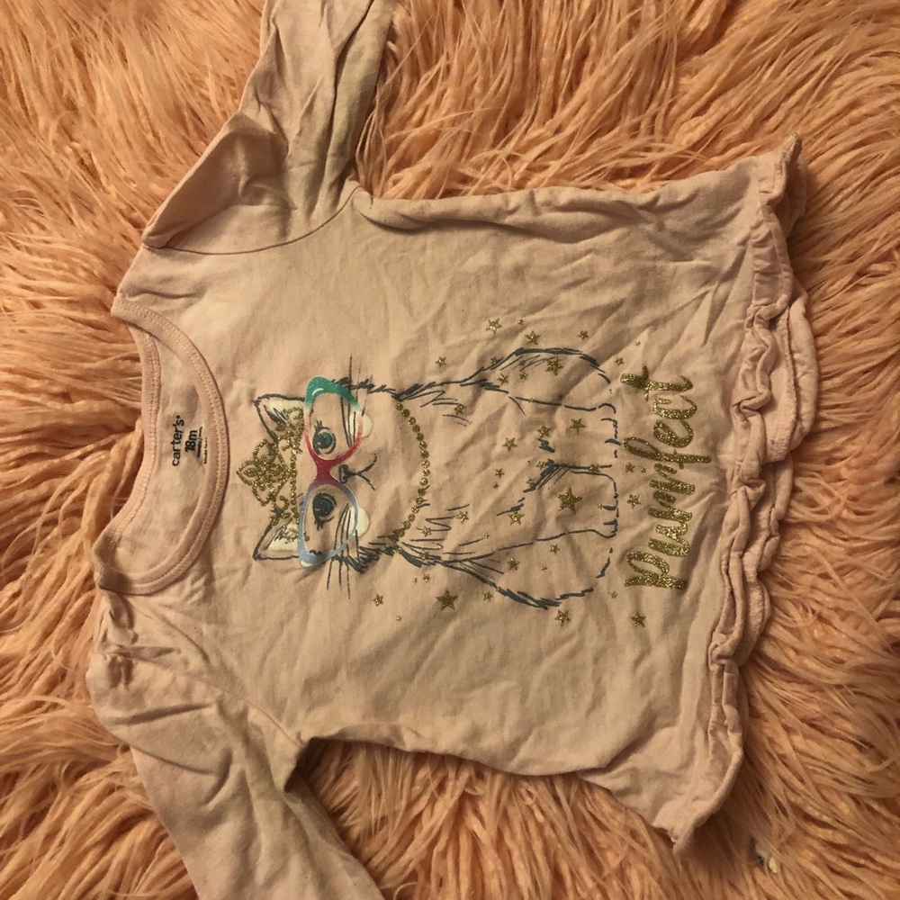Cute kitten shirt. Great condition !
